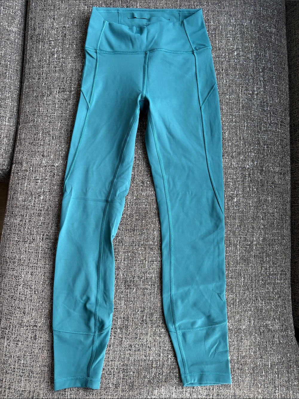 Lululemon In Movement Tight 25" Everlux in Bermuda Teal Size 4